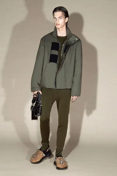 Look 28